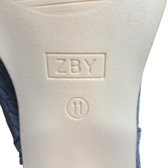 Fisace Women's V Cut Out Ankle Boots  Size 11 Black‎ - Picture 13 of 16